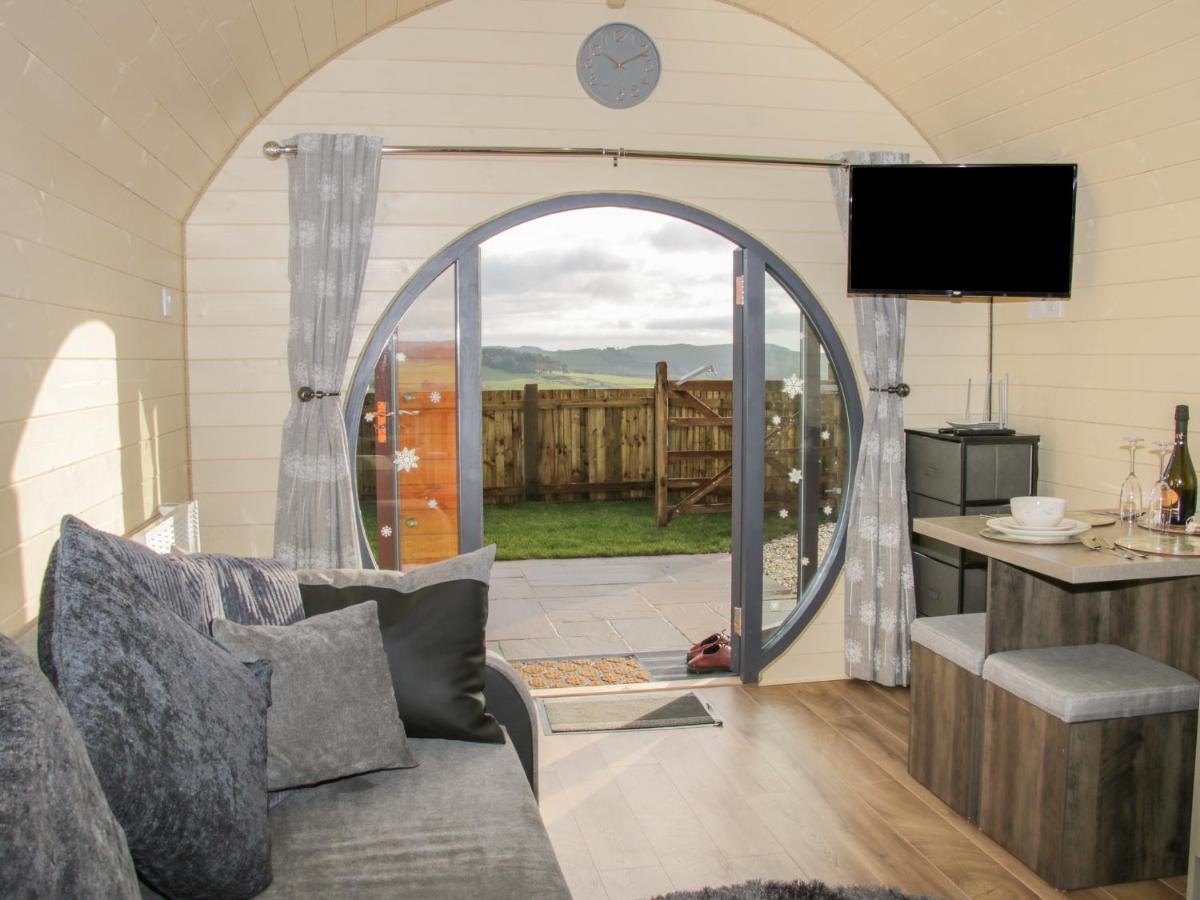 Stapeley Pod Villa Shrewsbury Bagian luar foto