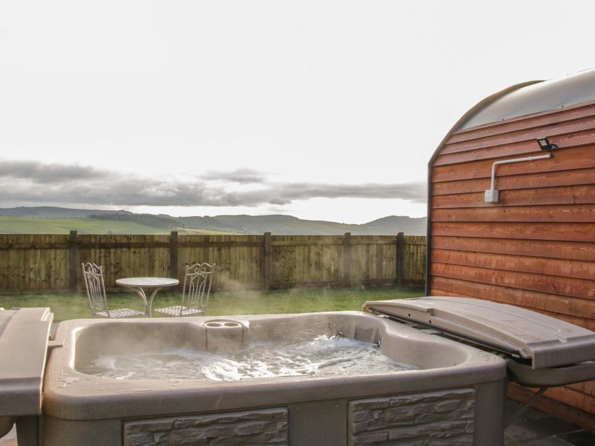 Stapeley Pod Villa Shrewsbury Bagian luar foto